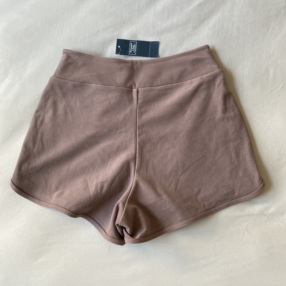 BNWT Abercrombie Soft Contour Shorts - Picture 3 of 3
